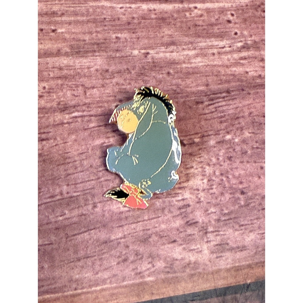 Disney Pin 976 DS Pooh Bear & Friends Commemorative Eeyore Pin